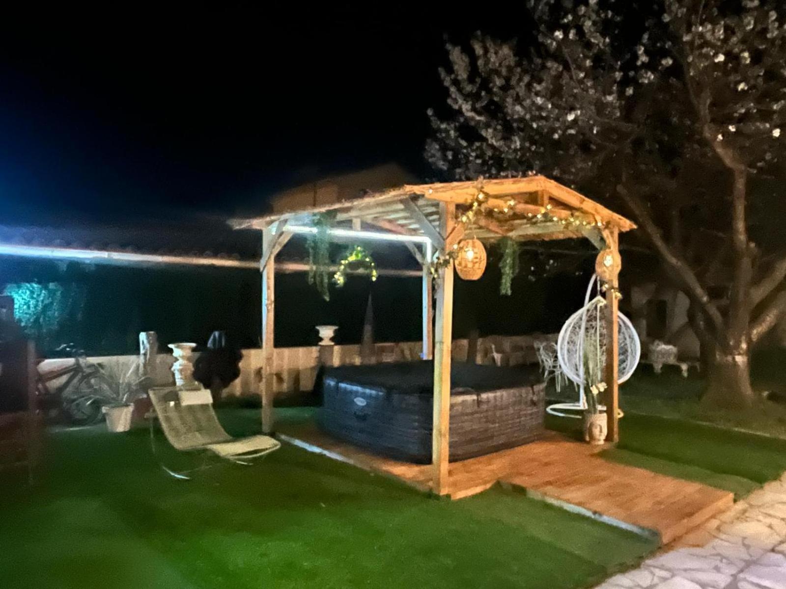 Charmant Studio A Uchaud Kültér fotó