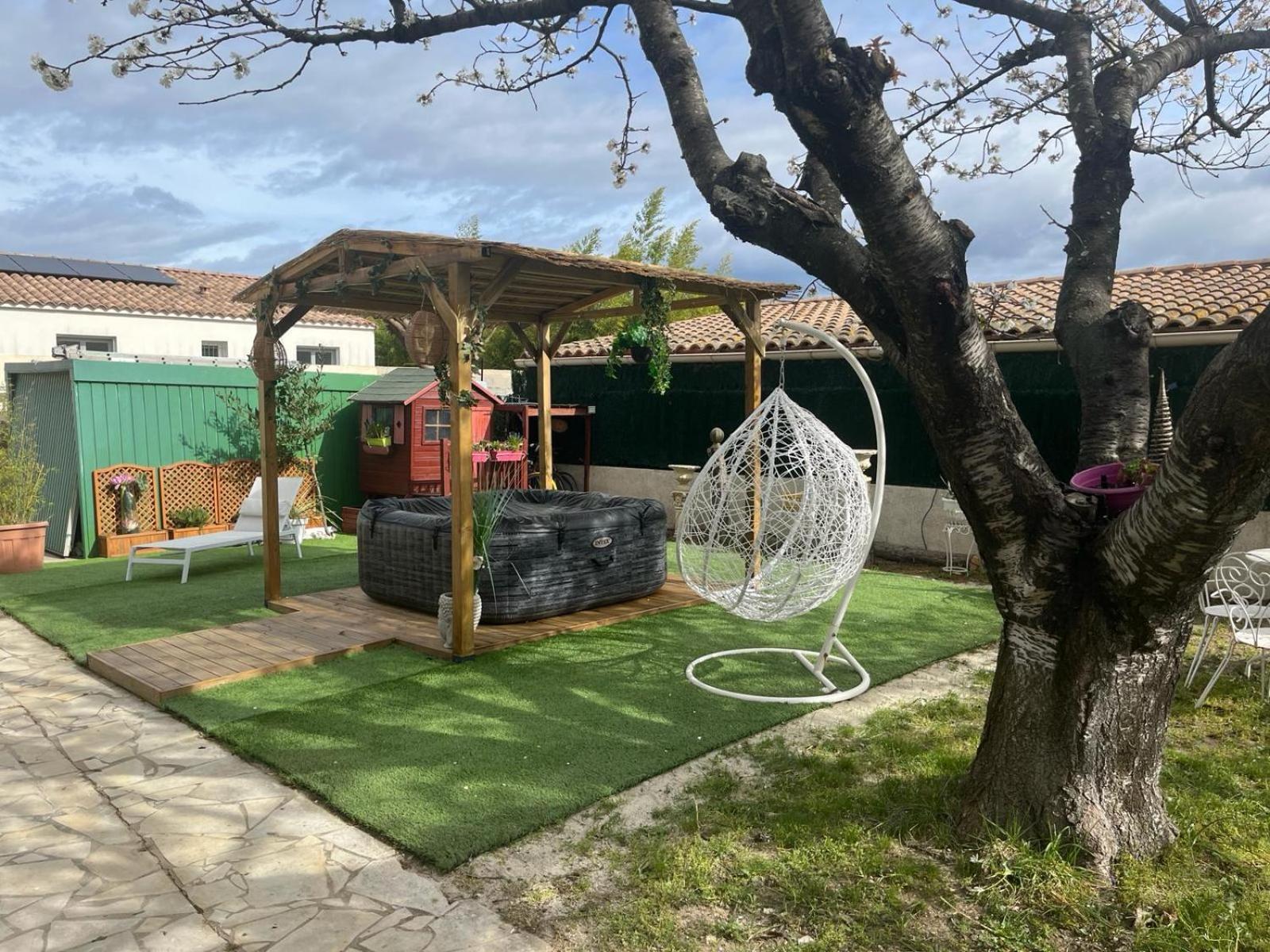 Charmant Studio A Uchaud Kültér fotó